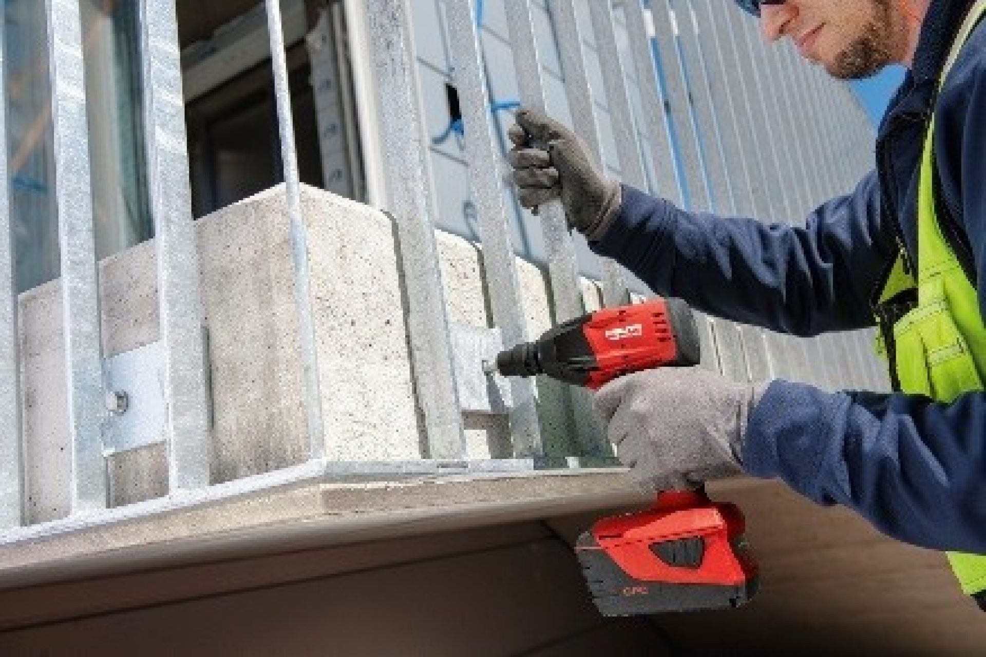 Hand rail fixing