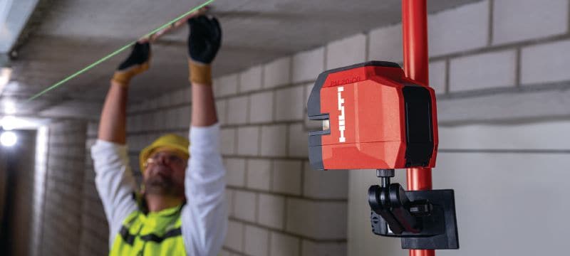 PM 20-CGE High-precision plumb and cross line laser High-precision green beam combi-laser with 2 queues and 4 points for plumbing, leveling, aligning and squaring Applications 1
